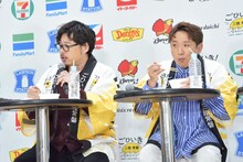 試食を続けながら食リポするアルコ＆ピース