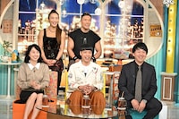 「櫻井・有吉THE夜会」に出演するバッテリィズ（前列右）