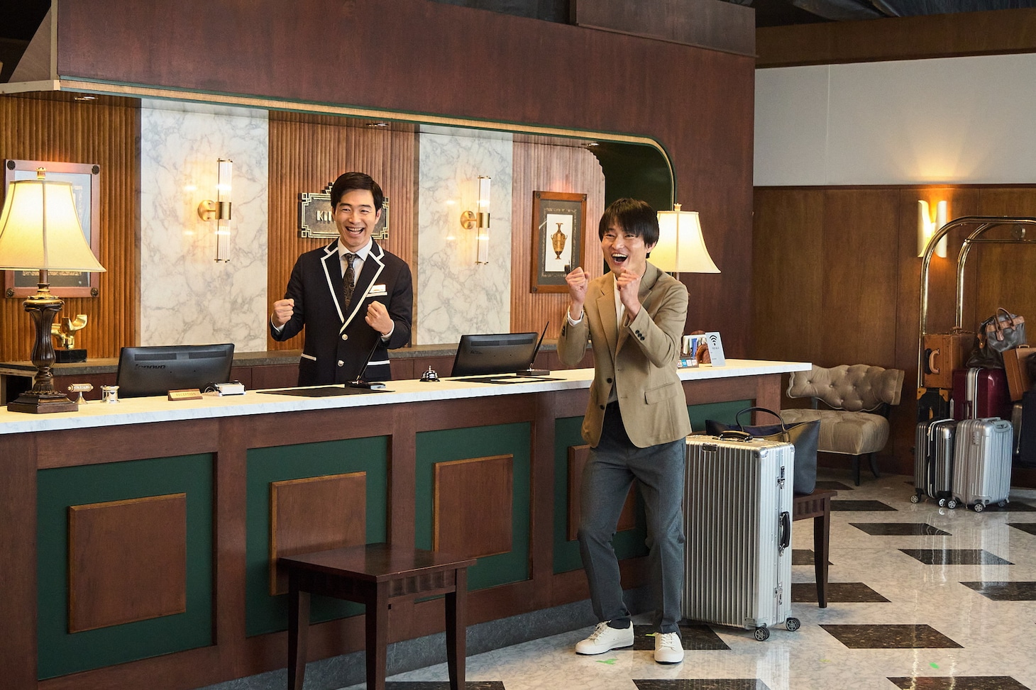 Indeed新CMの撮影に臨むジャルジャル