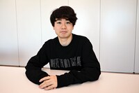 「安村、雪山を登る」の古橋D