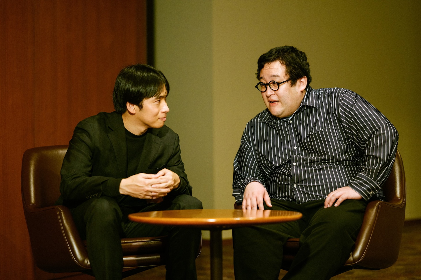 左から坂井風太氏、春とヒコーキぐんぴぃ ©平松市聖