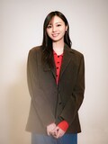 夏野千波（梅澤美波）。アパレル会社「ARCO」の宣伝・プレス部所属。大学時代のサークルの仲間・光と彩世とは親友で、何でも話せる気心の知れた仲