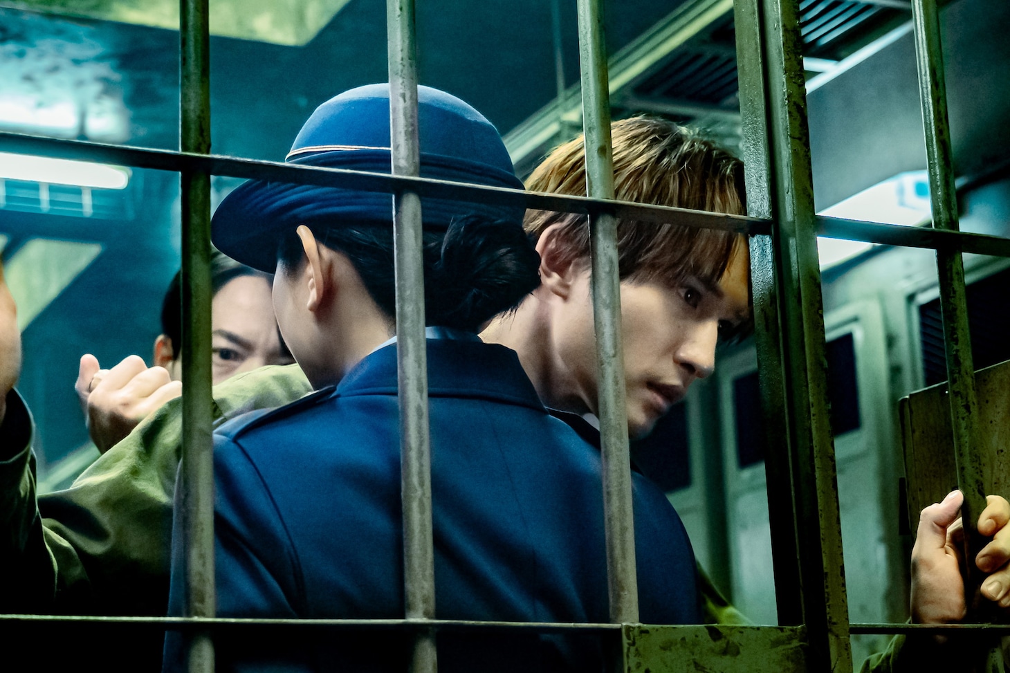 「パンチドランク・ウーマン -脱獄まであと××日-」より