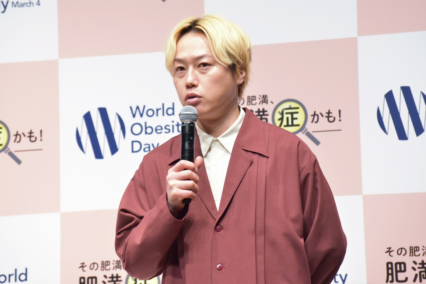 自身の芸名の由来について神妙な面持ちでボケる見取り図リリー