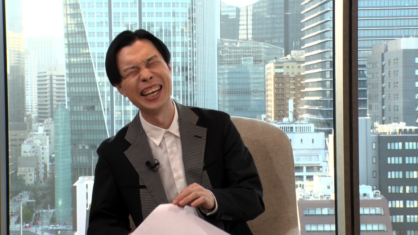 「脚本のある日常」に出演するハライチ岩井