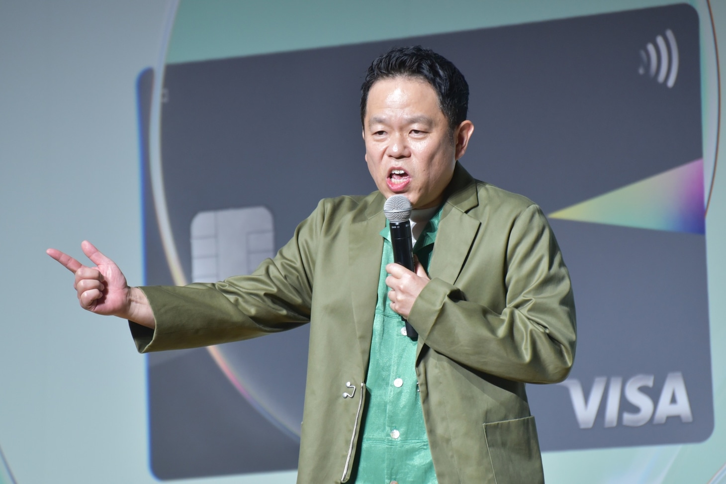 イベント中に1回目のゴイゴイスーを繰り出すダイアン津田。2回目のゴイゴイスーのタイミングはカンペの指示通り