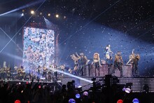 「I‘ｍ Naomi Watanabe―自分を信じた20年―」より、「渡辺直美 (20) in 東京ドーム」の様子