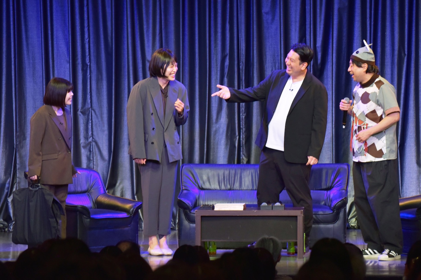 左から、カーネーション吉田、レインボー、レイザーラモンRG