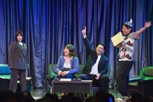 たたずむカーネーション吉田と盛り上がるレインボー、レイザーラモンRG