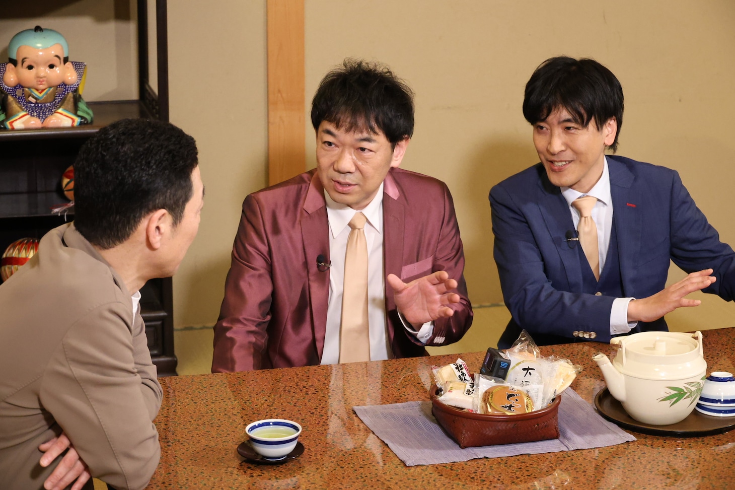 左から東野幸治、ヘッドライト