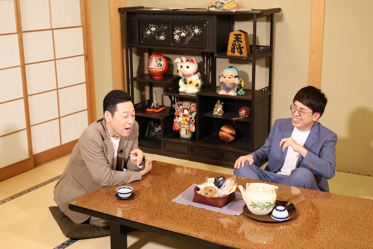 左から東野幸治、ヒューマン中村