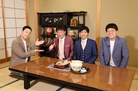 左から東野幸治、ヘッドライト、ヒューマン中村