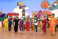 左から博多華丸・大吉、キングコング、千鳥、かまいたち