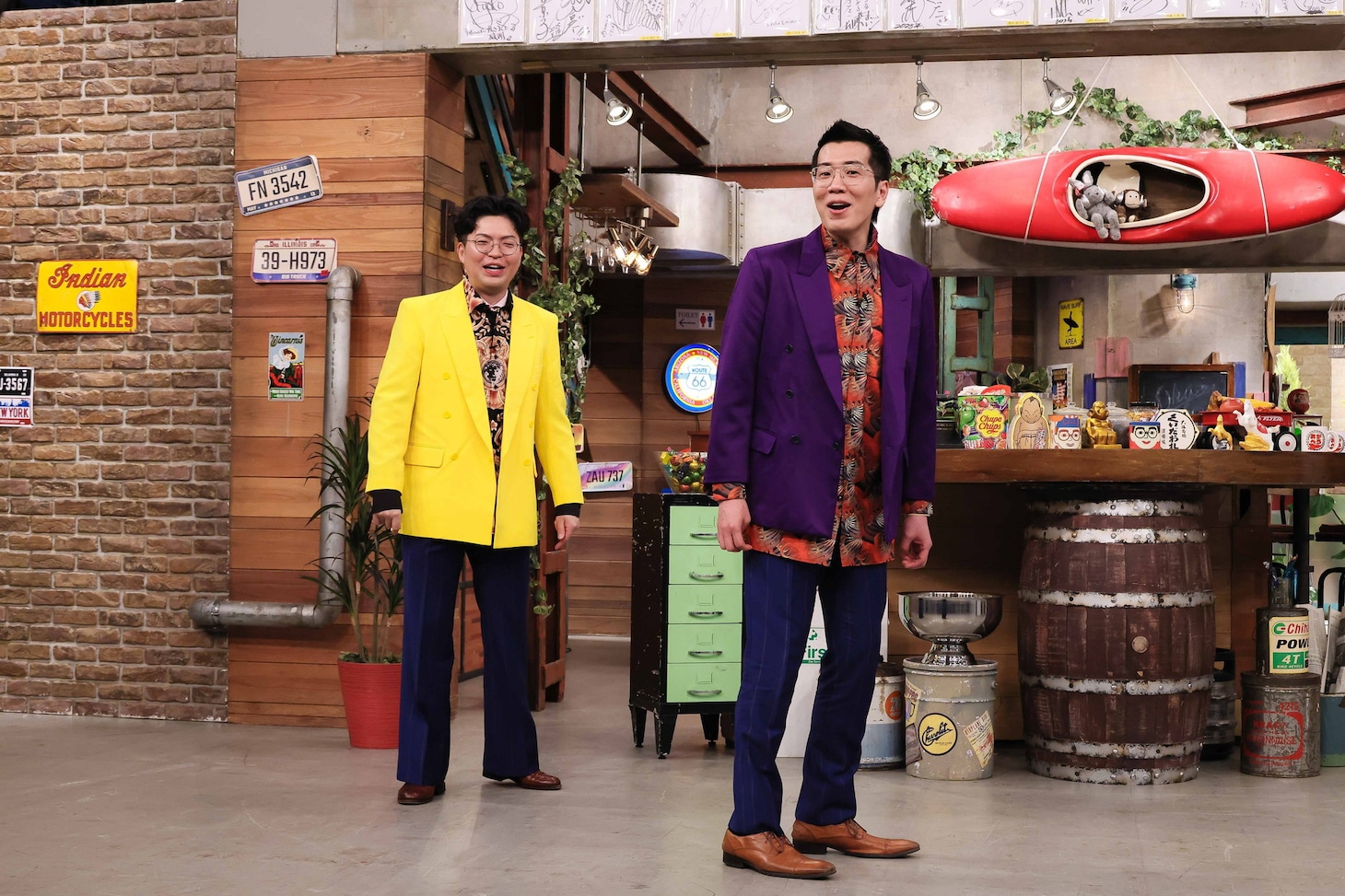 新喜劇のワンシーンを再現するヤーレンズ