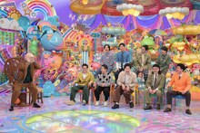 「ガクという男」に集結した芸人たちと、真空ジェシカ・ガク（左）