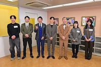 キングコング西野と「熱血授業」に参加する生徒たち