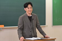 熱血授業を繰り広げるキングコング西野