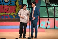 ファイナルラウンドでネタを披露する豆鉄砲