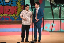 ファイナルラウンドでネタを披露する豆鉄砲