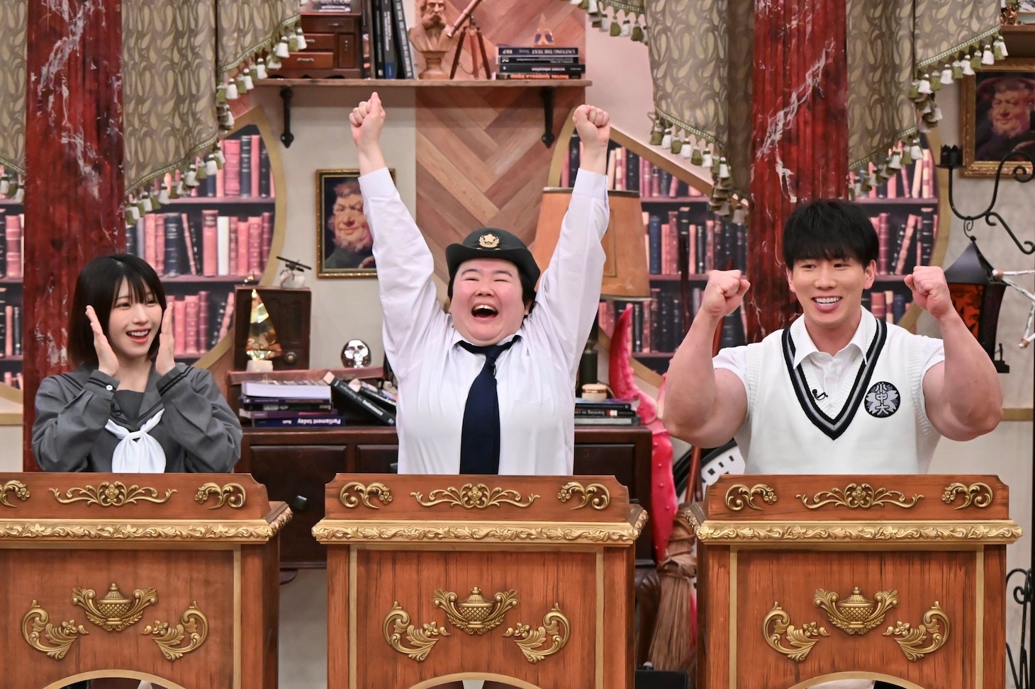 左から、えなこ、やす子、横川尚隆