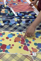 オリジナル柄の“ちぎり絵×チェック”