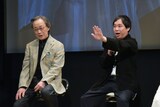 “トラックのシーン”を再現する霜降り明星せいや（右）と、武田鉄矢
