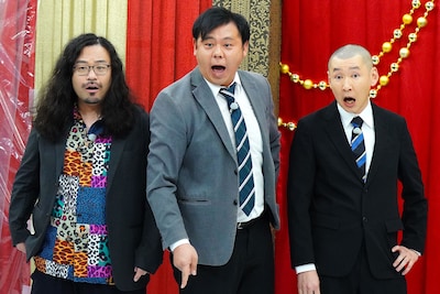 「お笑いは流行っている派」の代表として登場するカゲヤマとそいつどいつ市川（右）