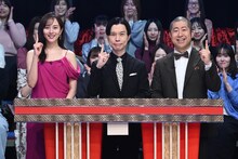 左から比嘉愛未、ハライチ