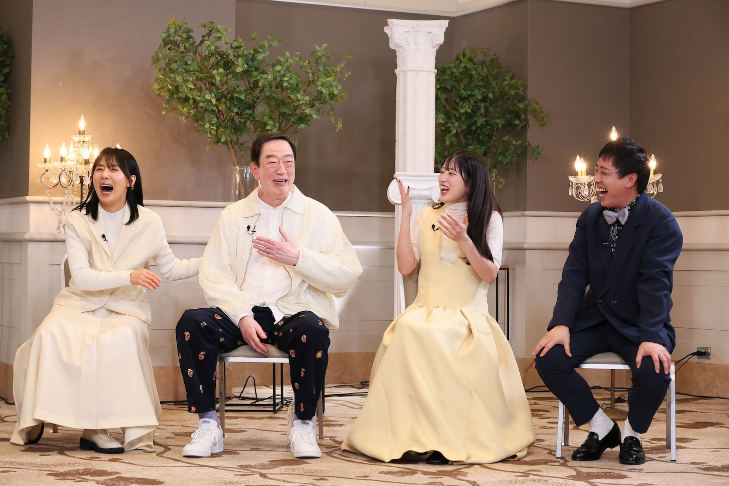 左から井森美幸、坂東彌十、国本梨紗、さらば青春の光・森田