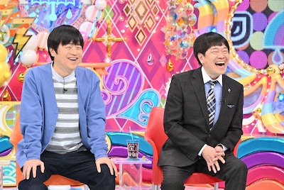 左から、バカリズム、蛍原徹