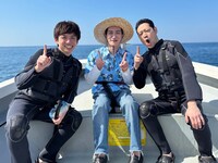 左から、アインシュタイン河井、渡辺翔太、東野幸治