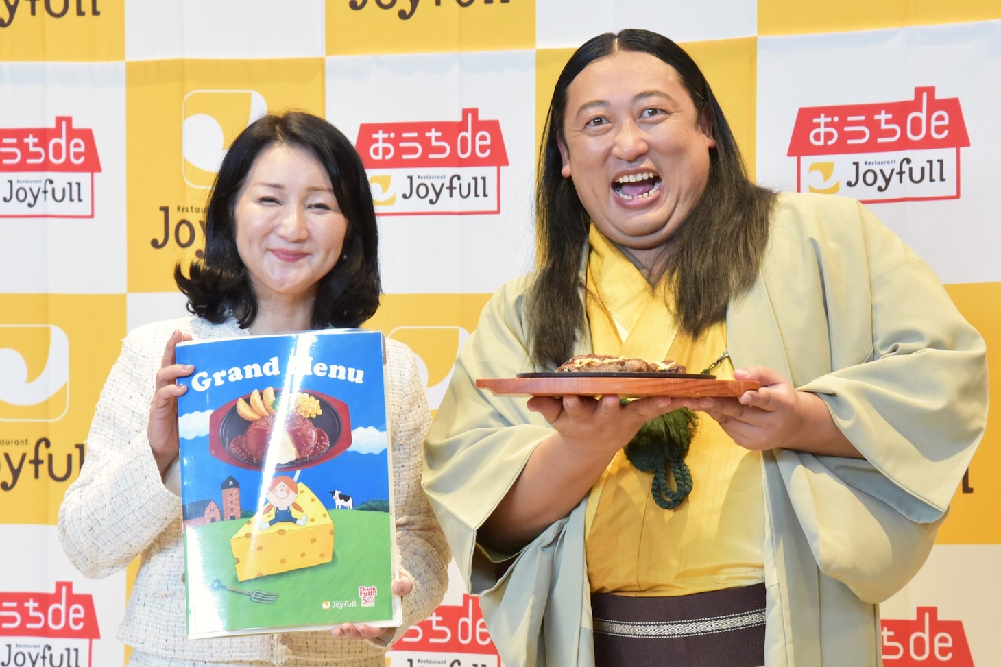 ジョイフルの穴見くるみ社長、ロバート秋山