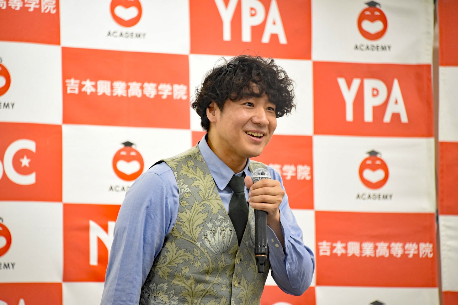 司会を務めた田津原理音