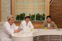 左からモグライダーともしげ、三四郎・小宮、ウエストランド井口。3人はかねてより仲良し