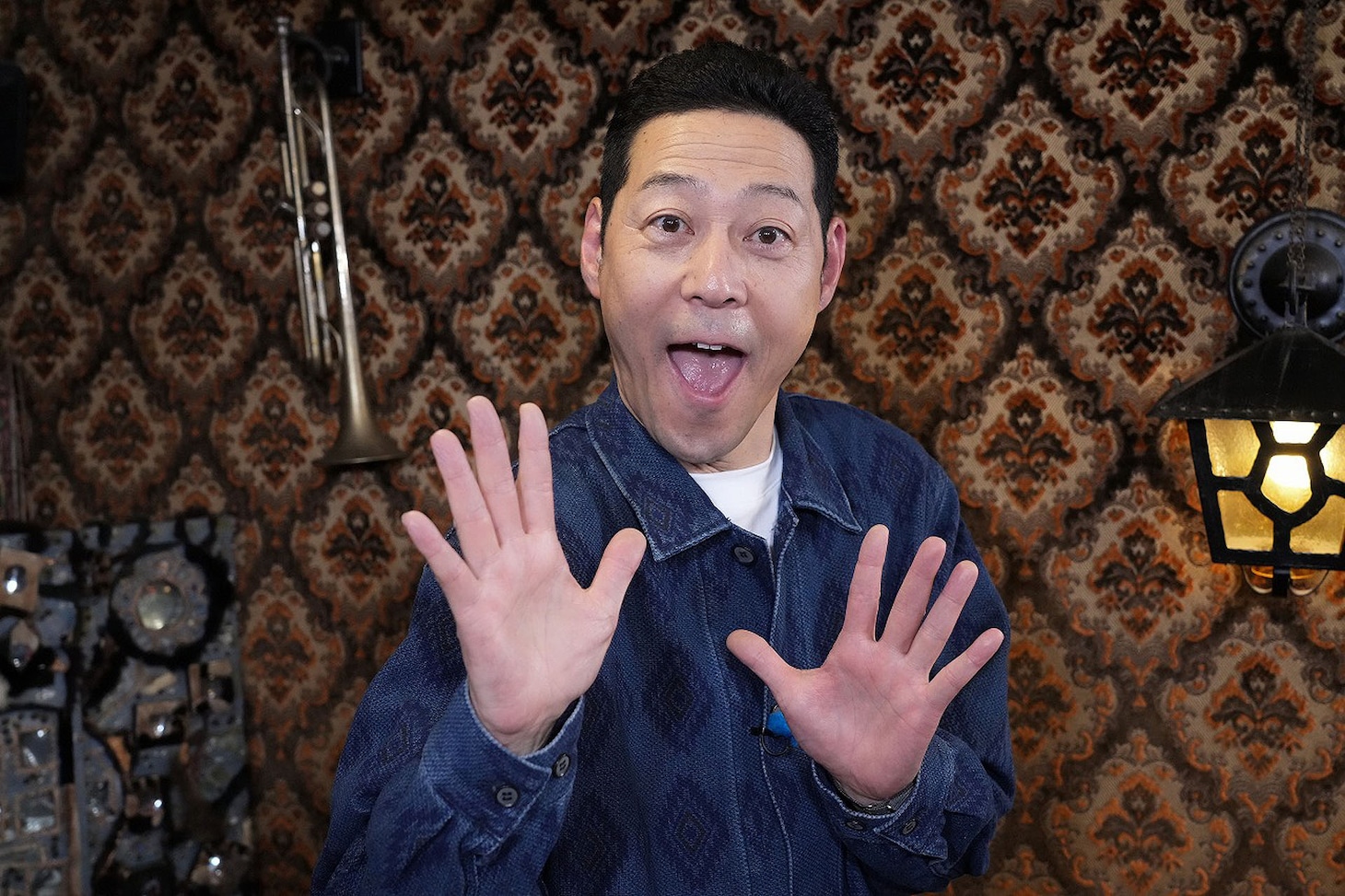 「アニメダマ」MCの東野幸治 ©フジテレビ