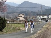 左から宮永アズサ、アキラ100%