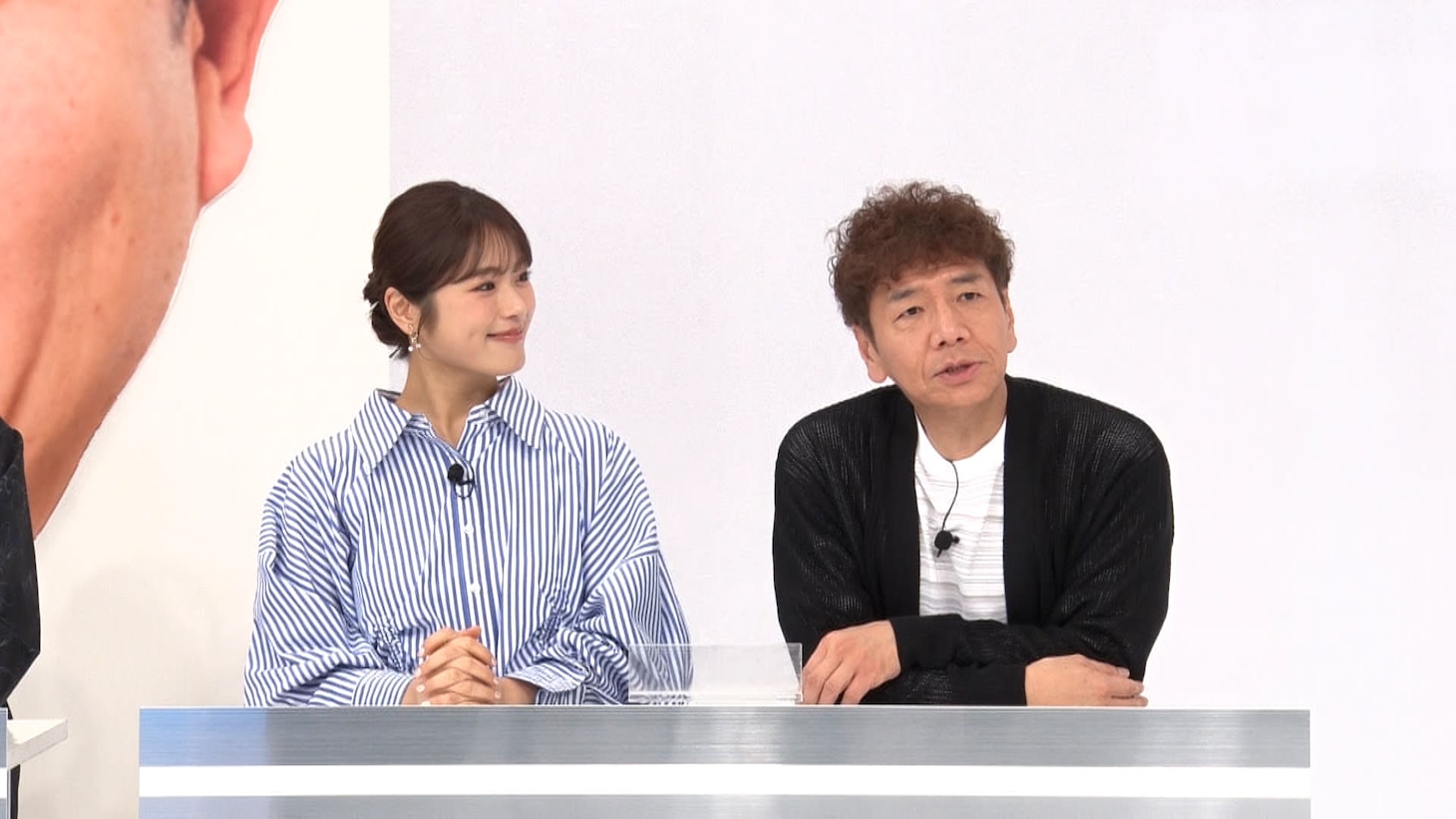 左から、渋谷凪咲、くりぃむしちゅー上田