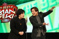 「THE BEST OF MANGEKI 2026」でネタを披露するぐろう