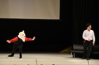 「THE BEST OF MANGEKI 2026」でネタを披露するマイスイートメモリーズ