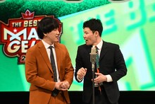 「THE BEST OF MANGEKI 2026」でネタを披露する三遊間