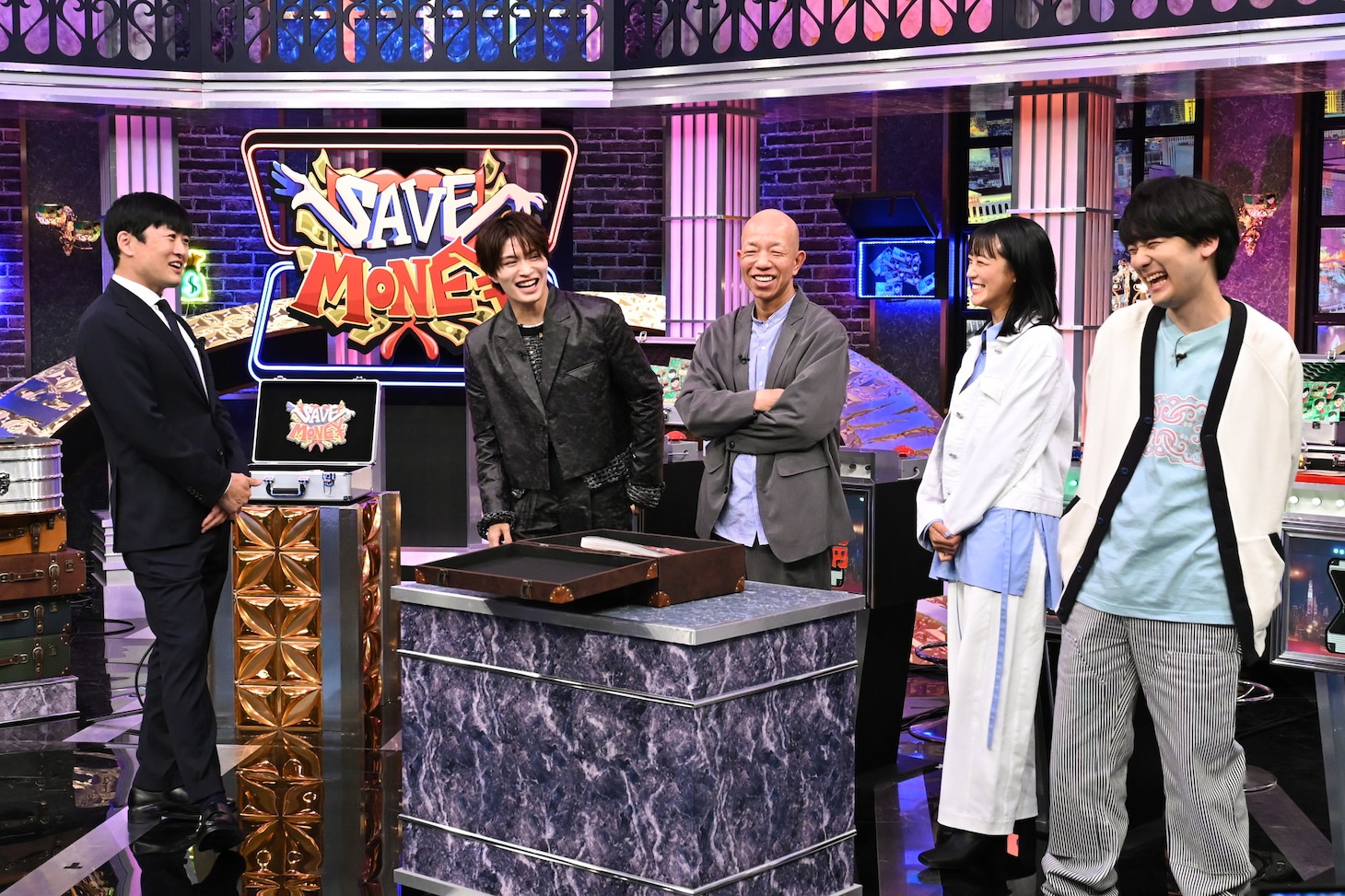 「賞金先渡しクイズ SAVE MONEY」のワンシーン