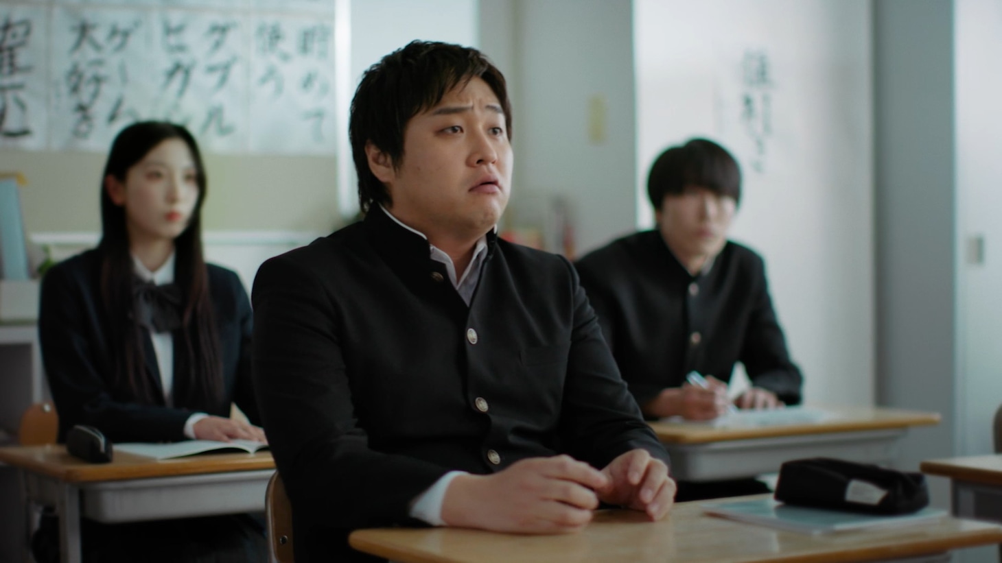 ダブルヒガシが出演する「GAPOLI」の新WebCM「賢く、遊べ！ガポリ学園」編より