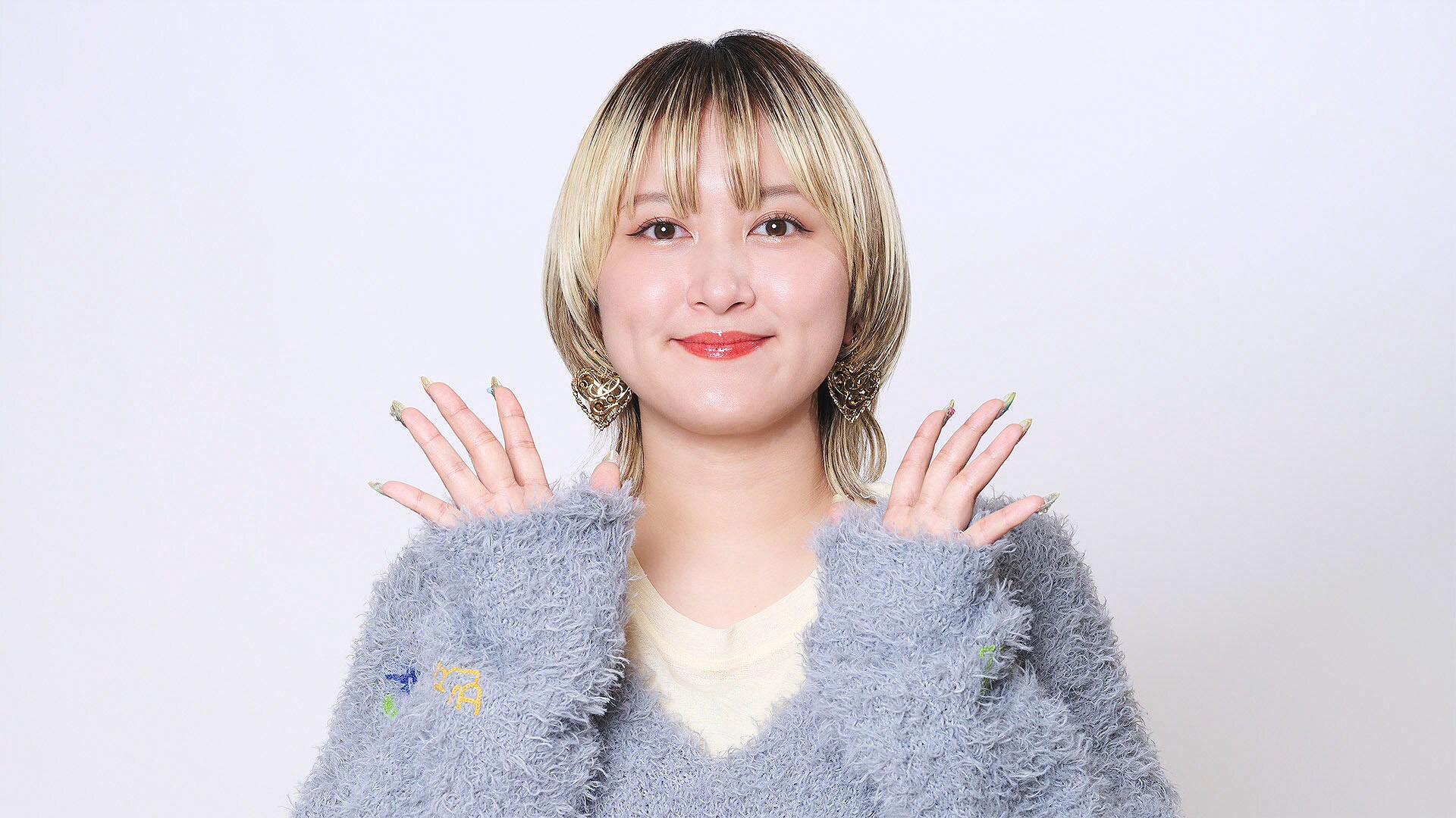 相席スタートとダイタクの芸人ステッカー発売 - お笑いナタリー
