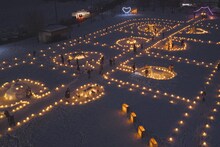 バナナマン日村運転「ひむバス」が新潟県関川村「七ヶ谷雪ほたる」まで臨時運行！雪像作りも