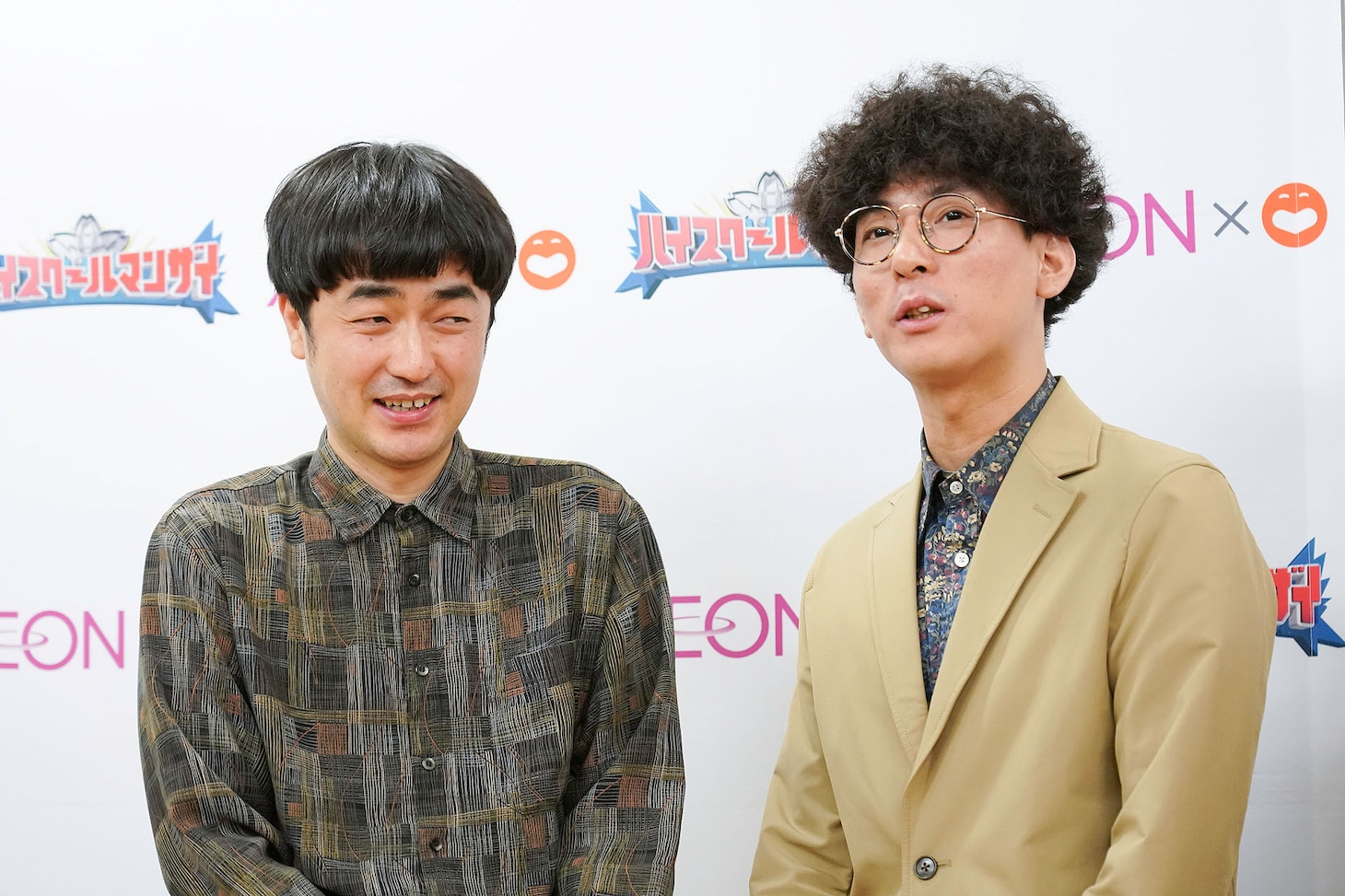 囲み取材に応じたたくろう（写真提供：吉本興業）