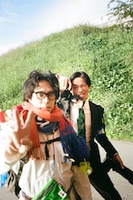 令和ロマンくるま＆かが屋・加賀の写真展「補完」開催決定、2人が案内するギャラリーツアーも