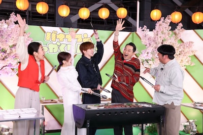 TBS系「バナナマンのせっかくグルメ！！」3時間スペシャルより。ゲストは松田好花、深澤辰哉（Snow Man）、横澤夏子。