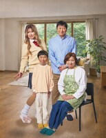 一家4人に扮するほいけんた