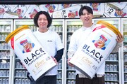 「あなたの知らないブラックニッカ展」オープニングイベントに登壇したニューヨーク