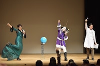 前説を終えてライブ本編の開幕を告げる（左から）シャンソン姉さん、ゴー☆ジャス、三拍子・高倉